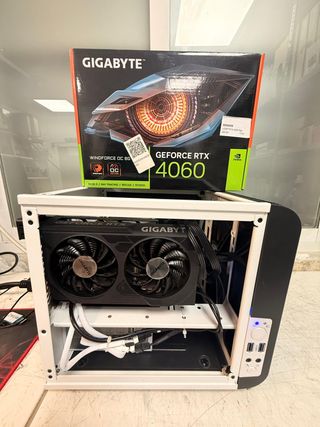 Caja PC Gaming Thermaltake Negra/Plateada