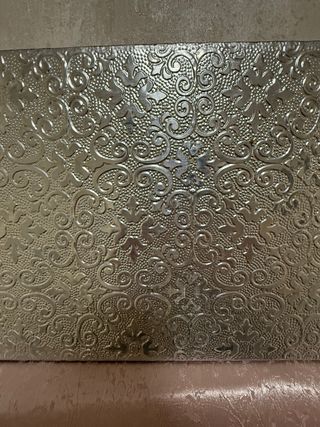 Cabecero de metal repujado y tela para cama de 150