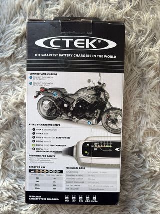 Cargador de Batería CTEK XS 0.8 Gris y Rojo -...