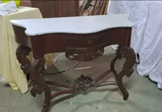 Mueble antiguo de madera