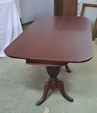 Mueble antiguo de madera