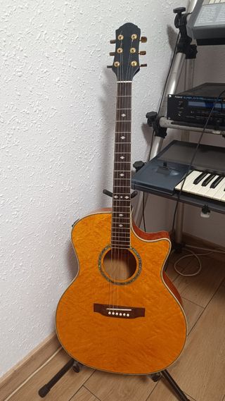 Guitarra Acústica Crafter. Koreana