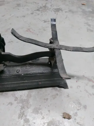 Báscula antigua de metal