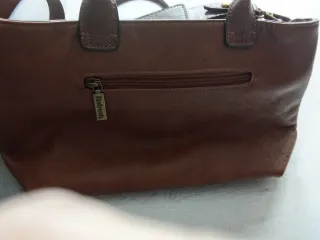 Bolso Refresh Marrón con Tachuelas