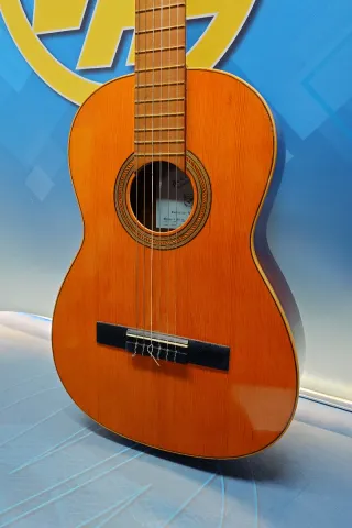 Guitarra clásica Mariano Biu instrumento de cuerda