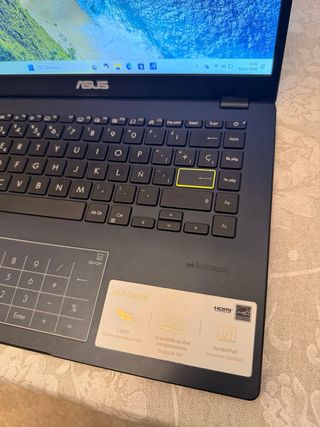 ASUS VivoBook 14” – Funciona Perfecto – Ideal Estu
