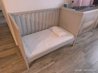 Cuna IKEA con colchón