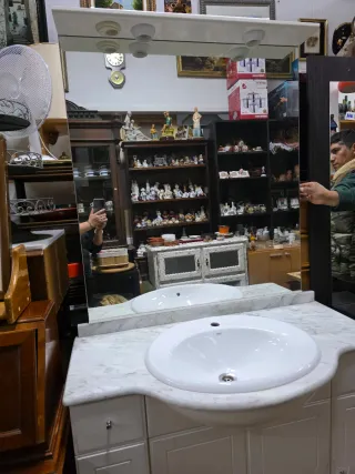 Mueble de baño mármol y melamina con espejo