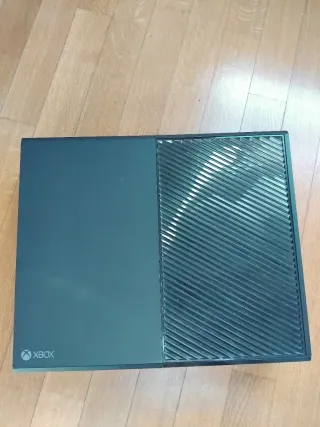 Xbox One Negra + Mando