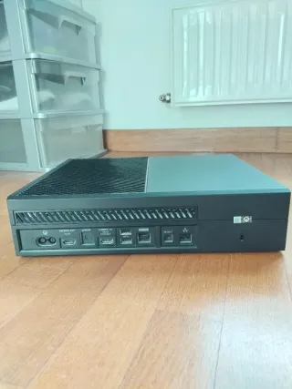 Xbox One Negra + Mando