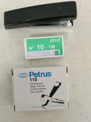 Lote de material de oficina en perfecto estado