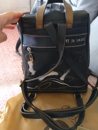 Bolso Anekke Negro y Dorado