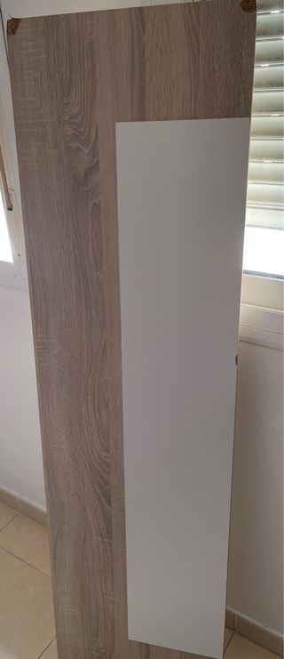 Cabecero de madera y plástico