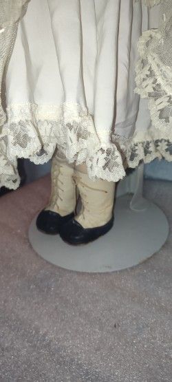 Reproducción de muñeca antigua