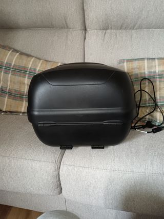 Baúl Givi Moto con soportes