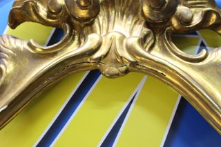 Cornucopia con espejo. Madera estucada y dorada. Primera mitad s.XX.