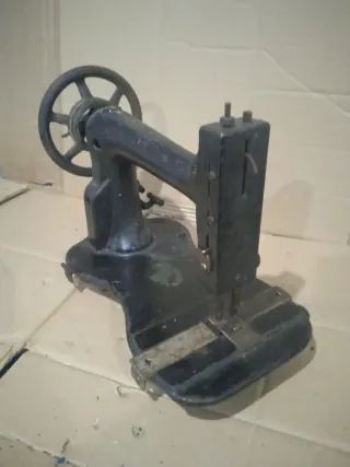 Máquina de coser antigua