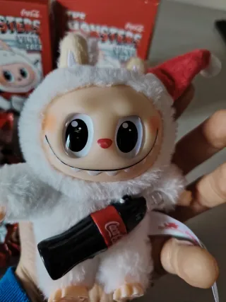 Portachiavi Labubu Coca Cola con busta e scatola