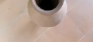 Tinajera antigua con 3 tinajas