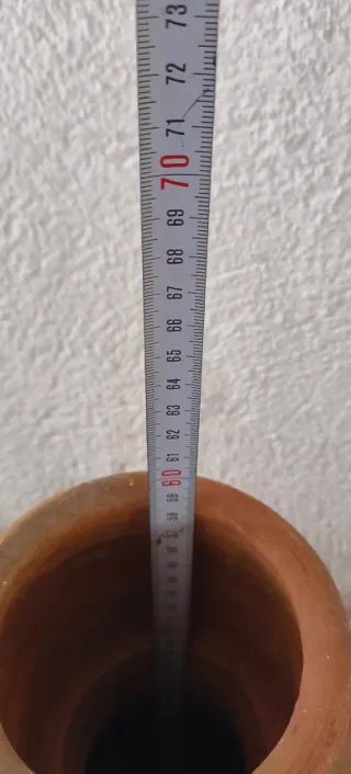 Tinajera antigua con 3 tinajas