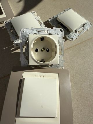 Marcos de interruptor Eunea