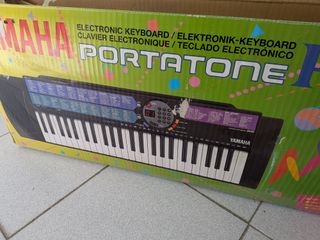 Teclado Yamaha PSR-73 Portatone