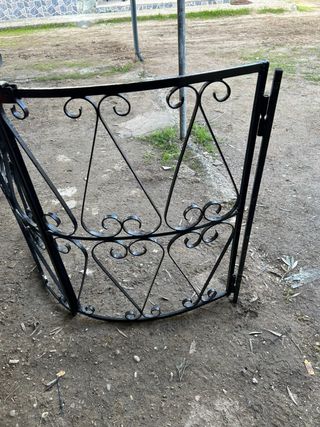 Reja protectora chimenea metal negra