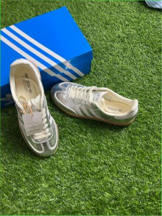 Adidas Samba OG Plata Talla 39