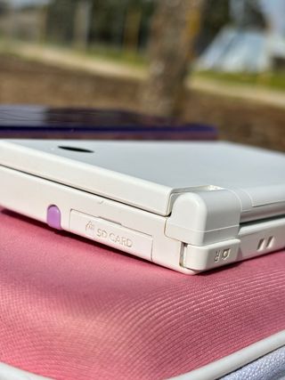 Nintendo DSi + Juegos + Accesorios