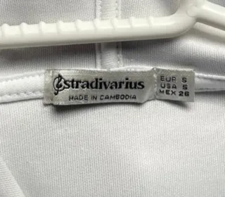 Sudadera gris con capucha