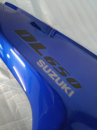 Tapa Lateral Trasera derecha Suzuki V-Strom 650