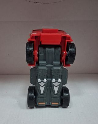 Camión de bomberos de juguete con escalera