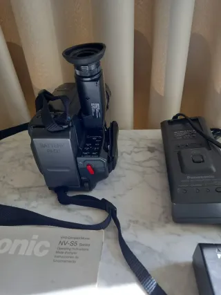 Videocámara Panasonic + proyector de cine