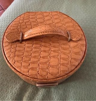 Portagioie rotondo effetto coccodrillo