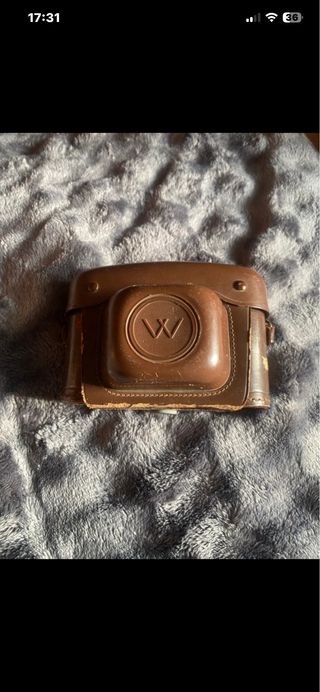 Cámara de fotos antigua de cuero