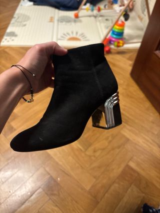 Botines negros tacón plateado