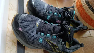 Zapatillas Joma Trail Running Gris y Turquesa