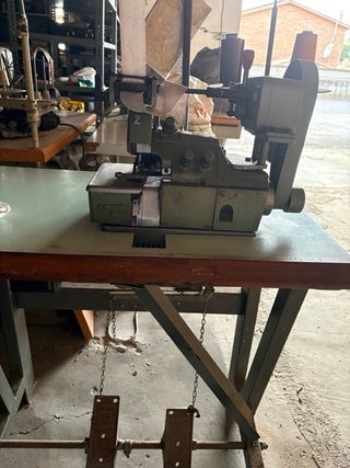 Máquina de coser industrial