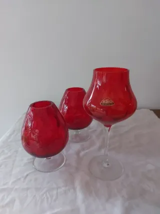 Copas de cristal grueso rojo rubi con relieve