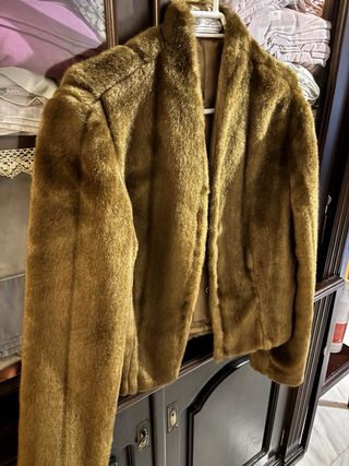 Chaqueta de pelo marrón