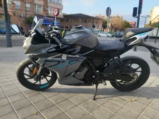 CFMOTO 300 SR
