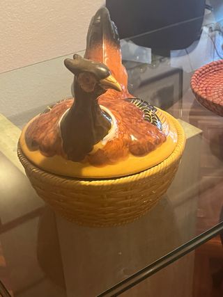 Gallina cerámica huevera o frutero