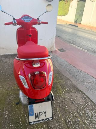 Vespa Primavera 125 ABS Roja