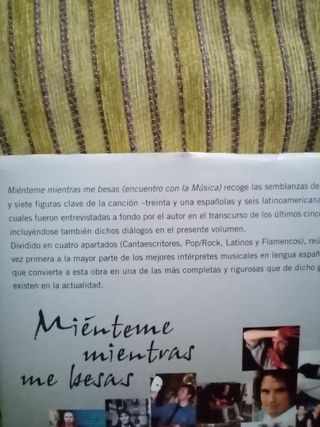 MIÉNTEME  MIENTRAS  ME  BESAS