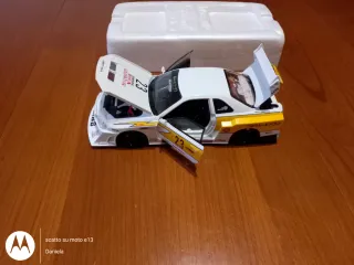 Modellino Auto Nissan i 1:24