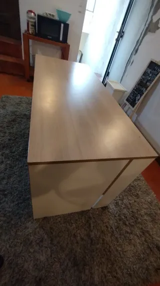 Mesa de escritório madeira e branco