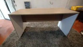 Mesa de escritório madeira e branco