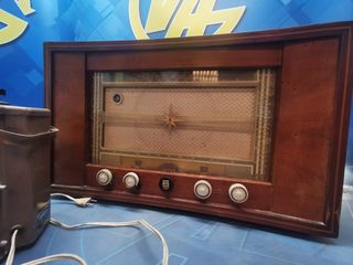 Antigua Radio de Válvulas PHILIPS BE-631-A con transformador, funcionando