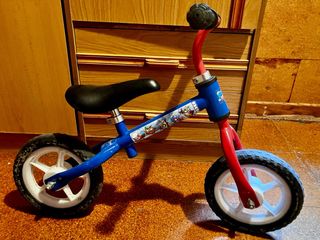 Bicicleta sin pedales para niños