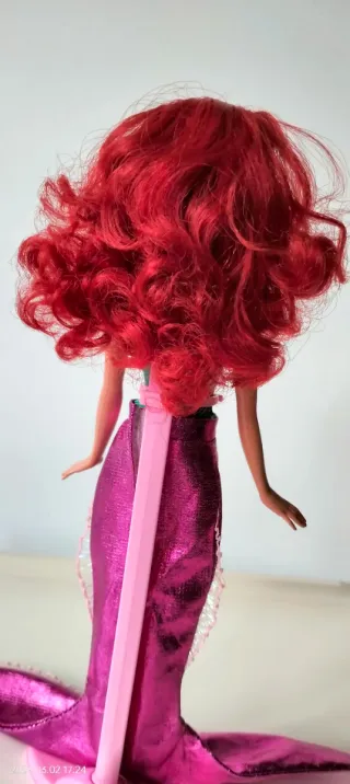 Muñeca Ariel La Sirenita con soporte